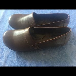 BOC Born Brown flat slip on shoes worn once 9